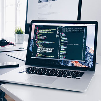 沃尔夫斯堡队员共同努力为胜利而拼搏